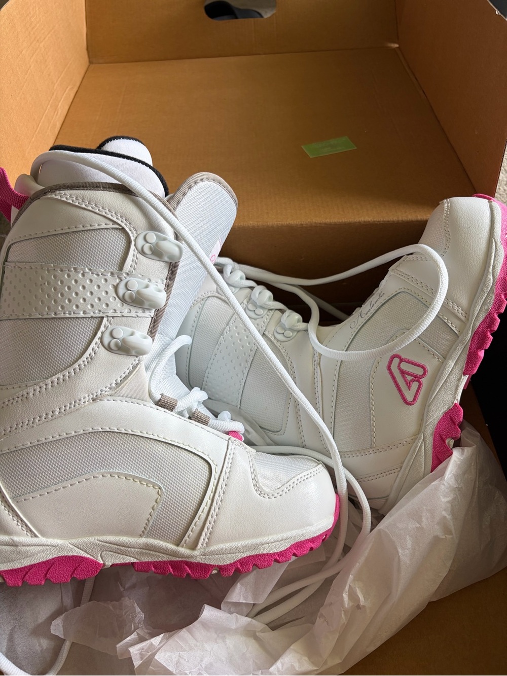 Avalanche White and Pink Women's Snow Boots Eclipse